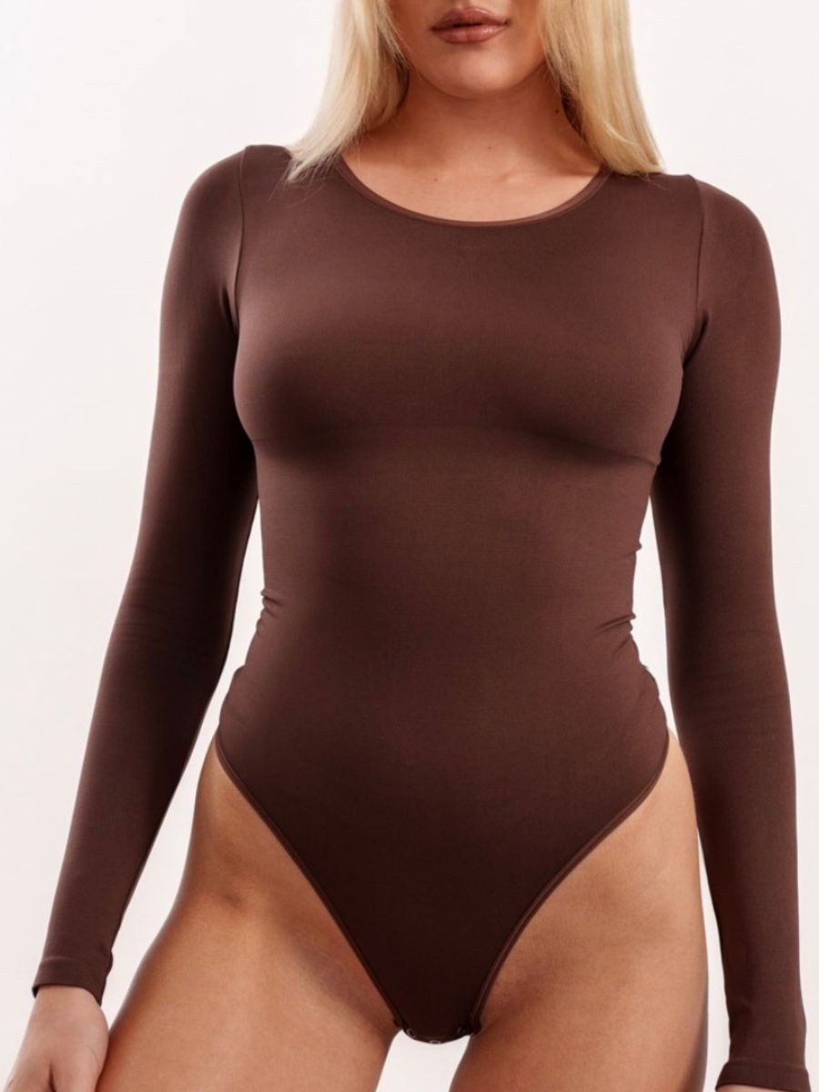 Body med långa ärmar och runda nacken osm håller värme.