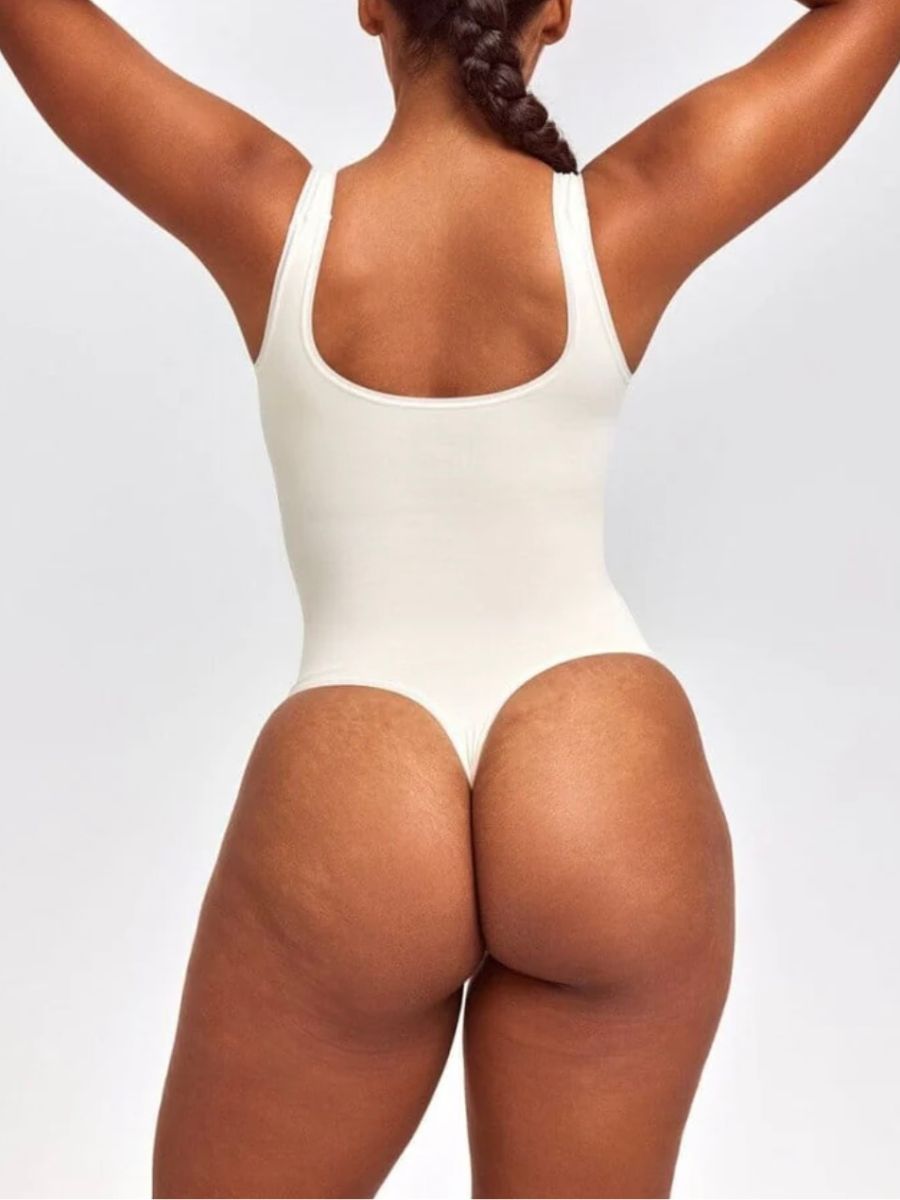 Shapewear i beige med låg hals i back för att lyfta och forma